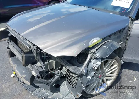 2016 Jaguar Xf 35T Prestige z USA, uszkodzony, nr VIN SAJBK4BV5GCY17171